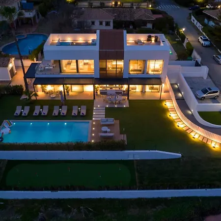 Vacation Marbella I Imare Waterfront, Beachfront Villa, Rooftop Jacuzzi, Indoor *