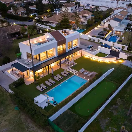 Вилла Vacation Marbella I Imare Waterfront, Beachfront Villa, Rooftop Jacuzzi, Indoor Эстепона